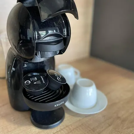 مكان تخييم Bunar Mobile 50m To Sea Na Moru