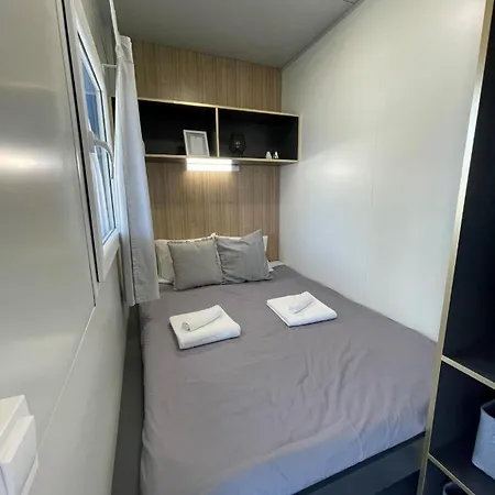 Bunar Mobile Home, 50m From The Sea In Na Moru Kamp Sveti Petar (Zadar)