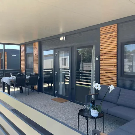 Bunar Mobile Home, 50m From The Sea In Na Moru *