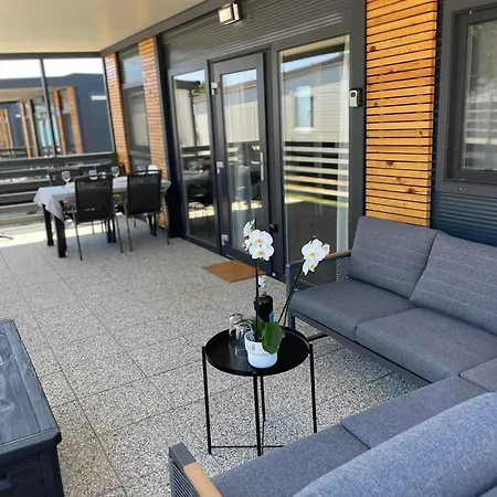 Bunar Mobile Home, 50m From The Sea In Na Moru *