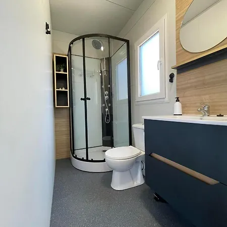 Kamp Bunar Mobile Home, 50m From The Sea In Na Moru *